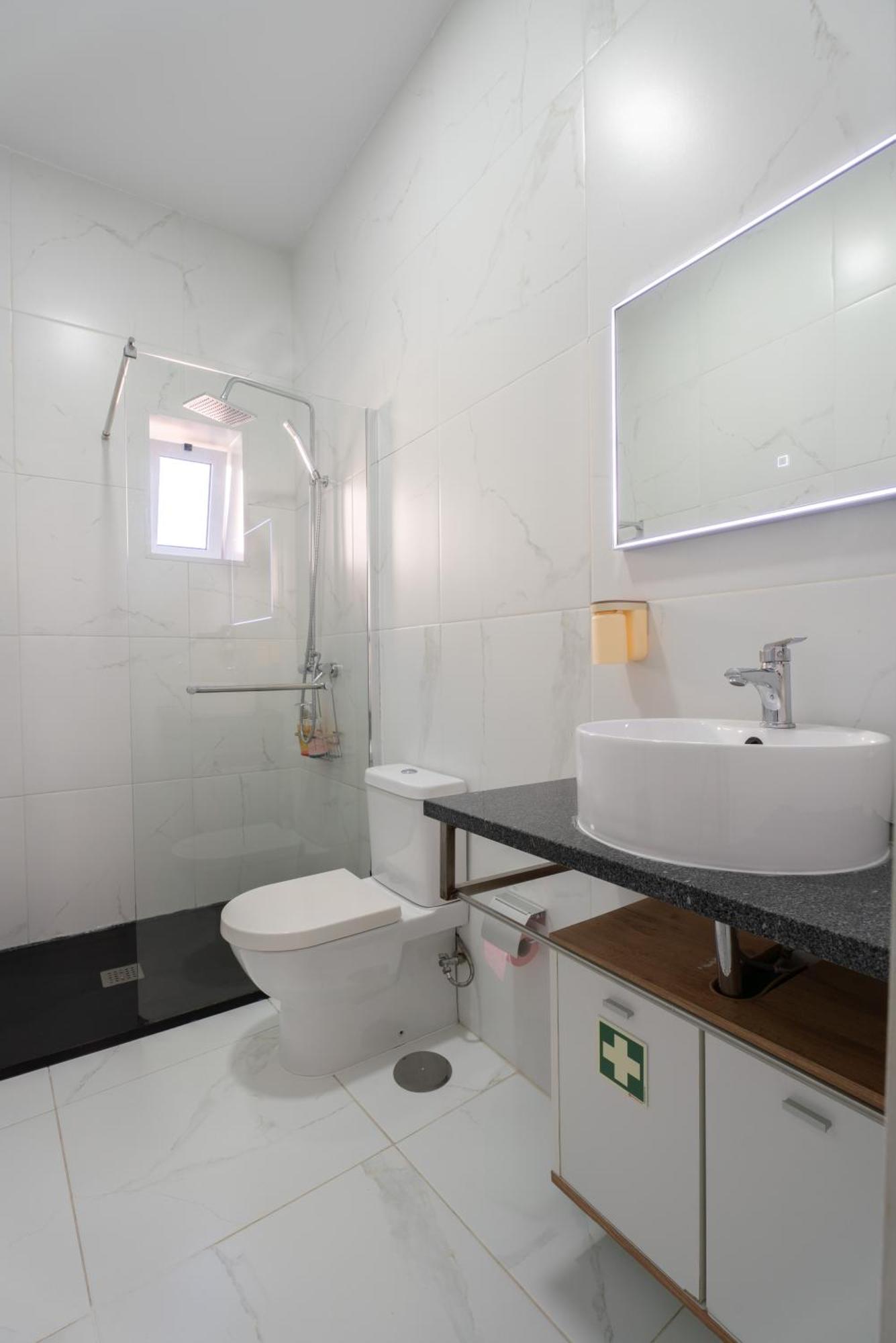 Cozy 2 Ac Near Metro Apartment Porto